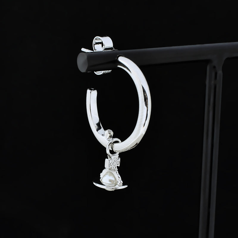 Vivienne Westwood LAYLA Small Pearl Ear Ring