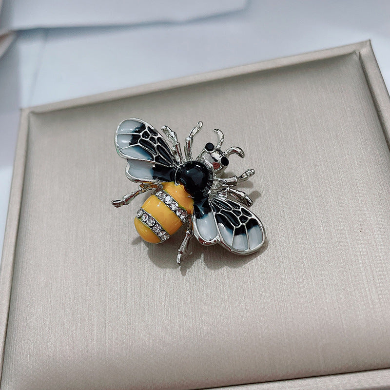 Zircon with Diamond Pearl Corsage Cartoon Cute Bee Brooch Alloy Dripping Women's Clothing Pin Accessories Wholesale