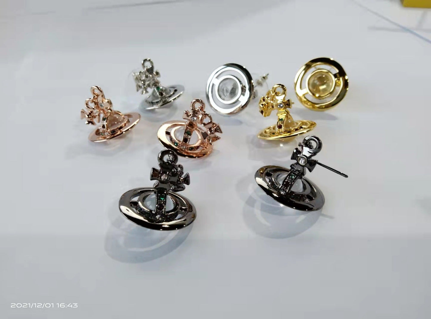 Vivienne Westwood 8MM three-dimensional ball earrings punk temperament earrings