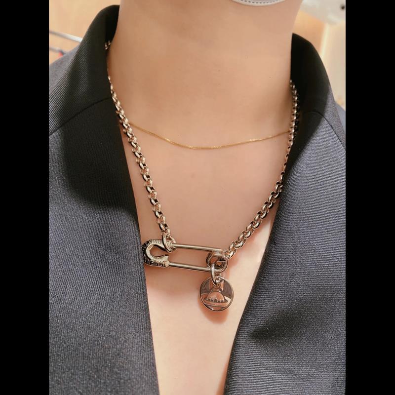 Vivienne Westwood IMOGENE big pin necklace hollow pendant punk