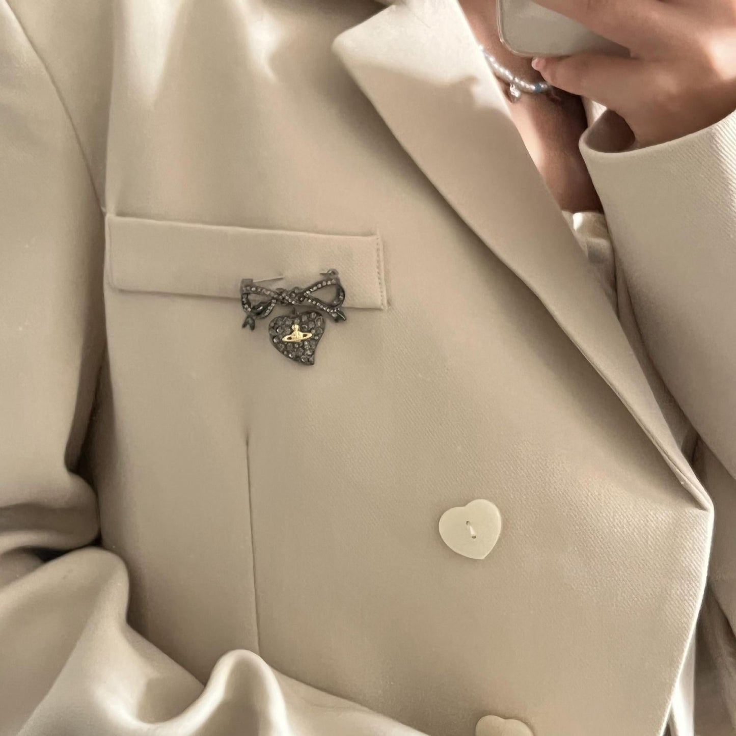 Vivienne Westwood planet Diamond enamel brooch autumn and winter personalized suit clothing accessories fashion