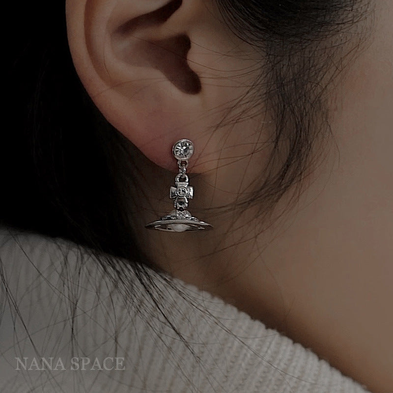 Vivienne Westwood Pearl three-dimensional earrings personalized minority high-grade fashion
