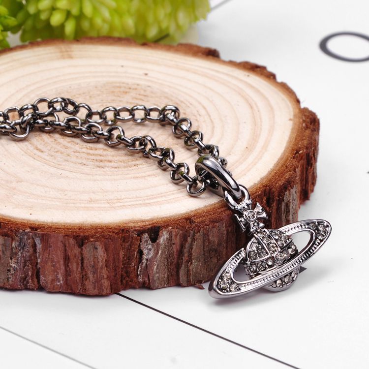 Vivienne Westwood Full diamond pendant necklace exquisite high sense