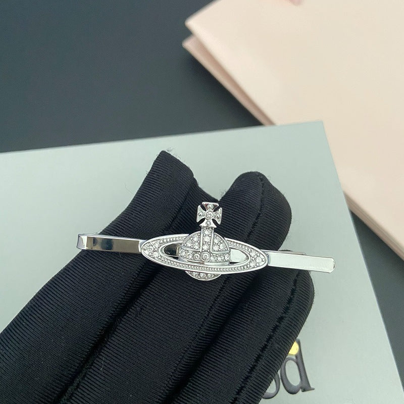 Vivienne Westwood crystal barrettes simple affordable luxury fashion hair accessories word clip brooch