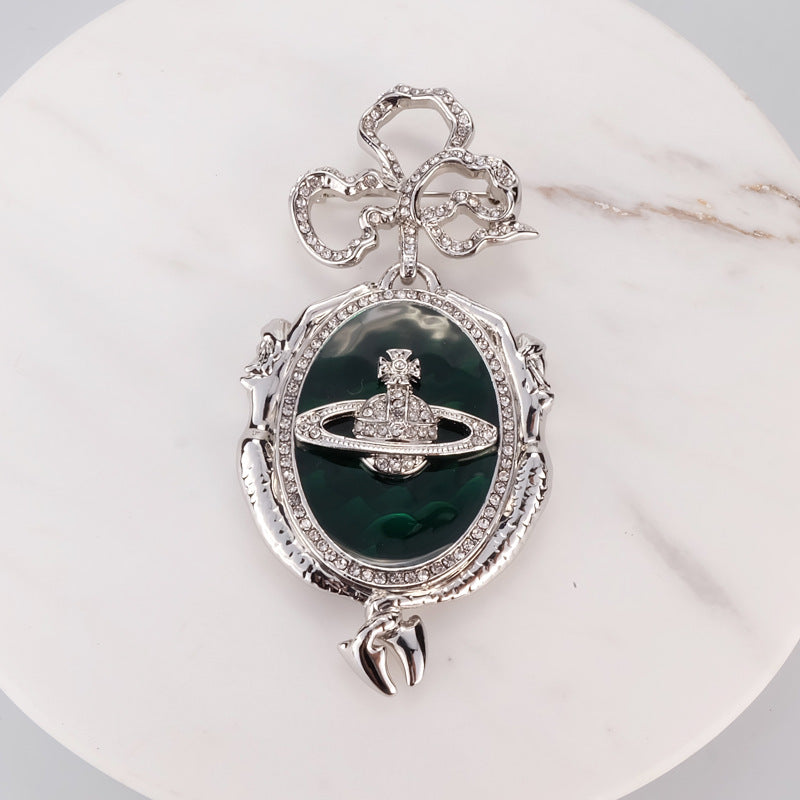 Vivienne Westwood green mermaid medal brooch fashion beautiful
