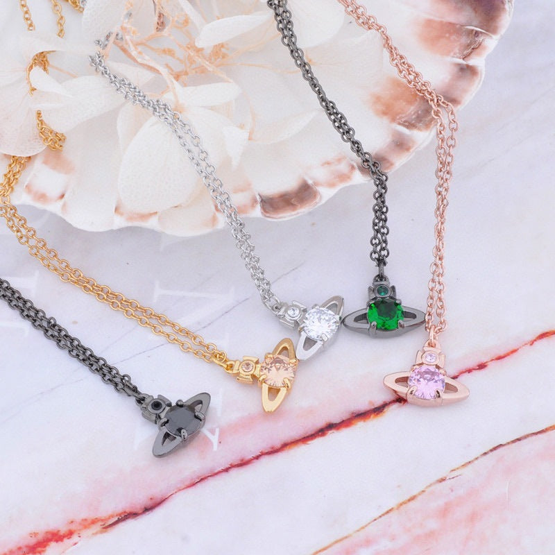 Vivienne Westwood four-claw zircon pendant necklace