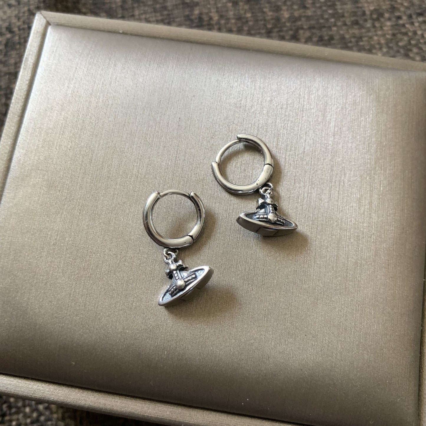 Vivienne Westwood small earrings earrings ins simple earrings punk