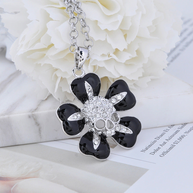 Vivienne Westwood five petal flower paint skull necklace European and American Instagram mesh Red fashion