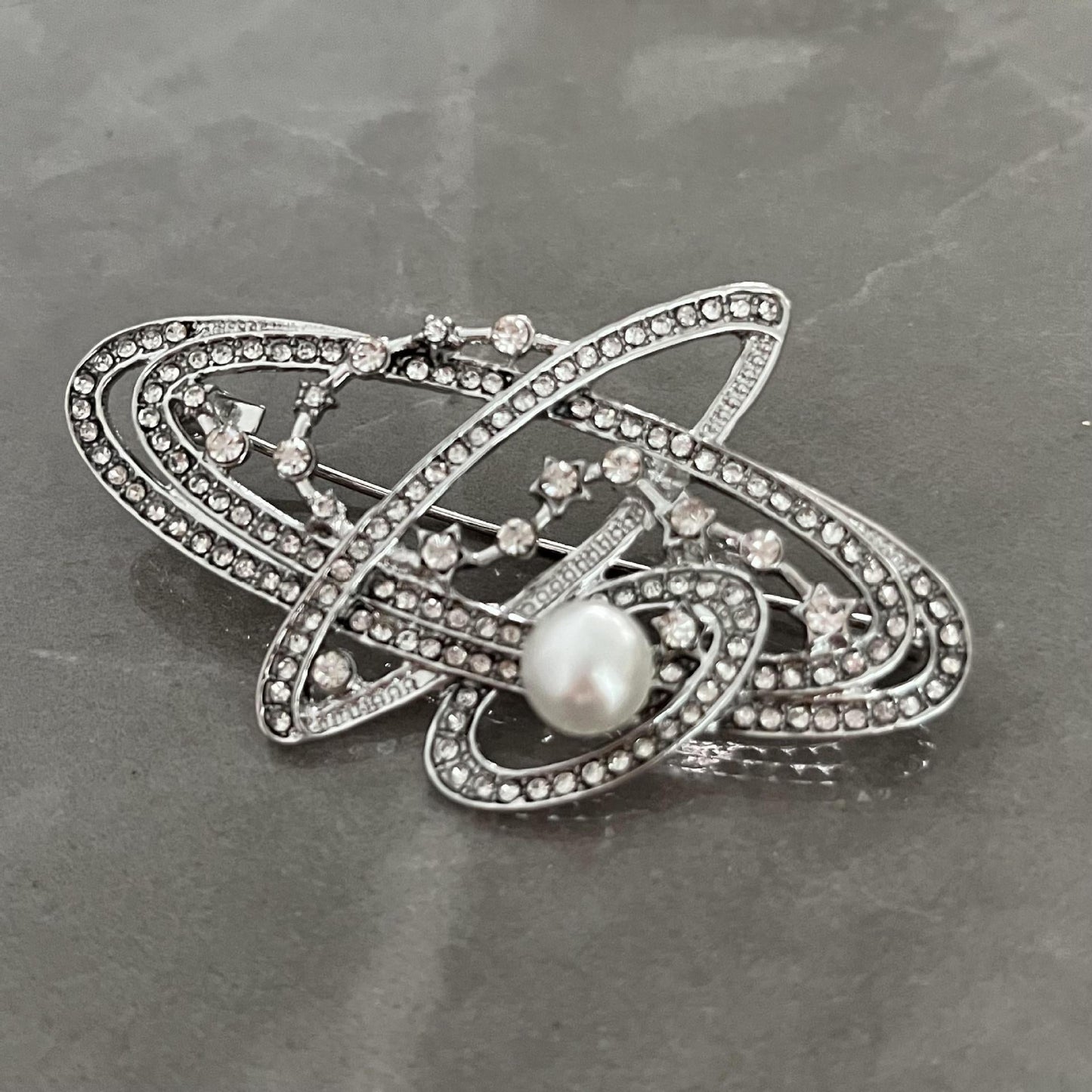 2022 New Planet Diamond enamel advanced brooch autumn and winter personalized suit clothing accessories fashion