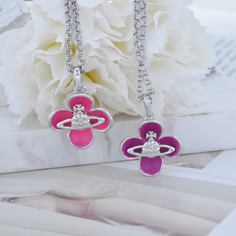 Vivienne Westwood four-leaf clover flower pendant necklace sweet exquisite and versatile