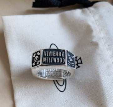 Vivienne Westwood bone love screw ring personality European and American punk