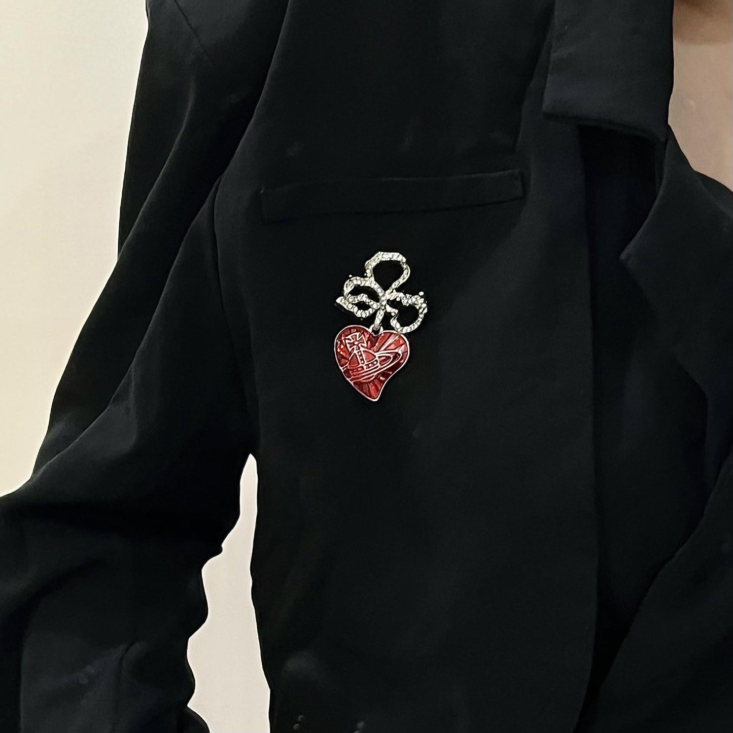 Vivienne Westwood planet Diamond enamel brooch autumn and winter personalized suit clothing accessories fashion