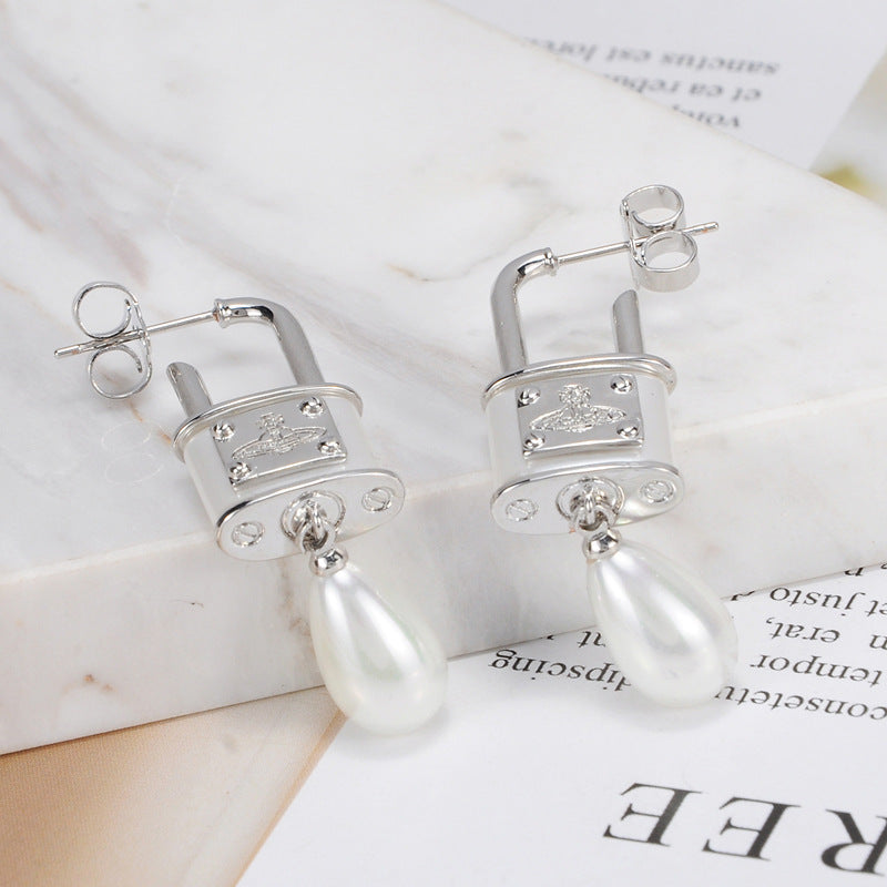 Vivienne Westwood Pearl lock Head series earrings exquisite luxury