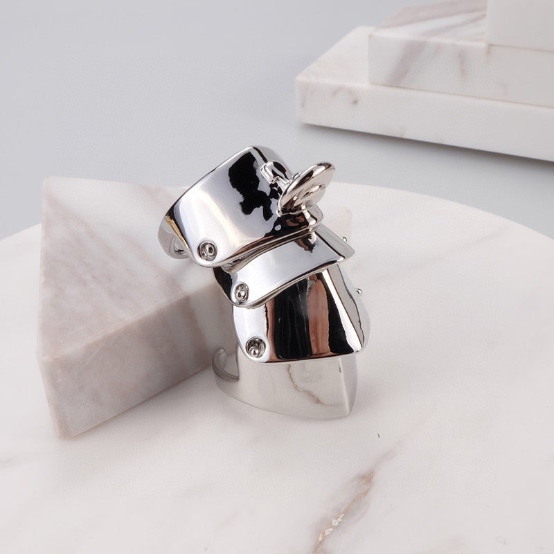 Vivienne Westwood punk four-section armor ring personality European and American