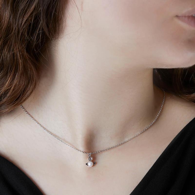 Vivienne Westwood BALBINA half-faced pearl pendant necklace