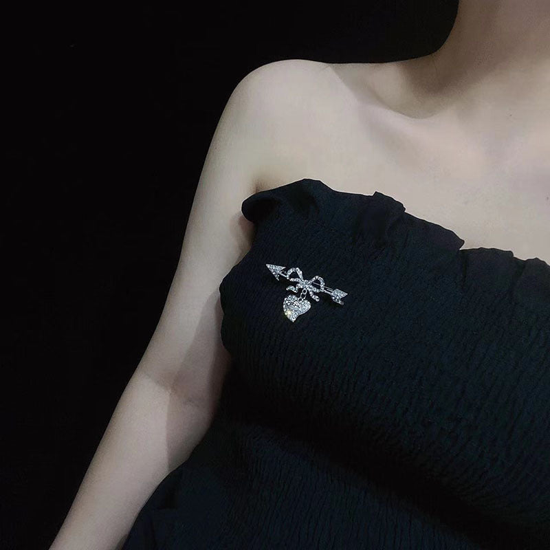 Vivienne Westwood full diamond studded heart-piercing silver brooch punk dress suit pin