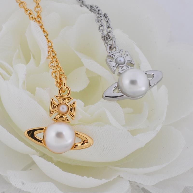 Vivienne Westwood BALBINA half-faced pearl pendant necklace