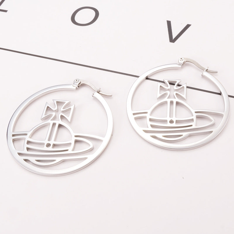 Vivienne Westwood large circle hollow earrings colorfast ear studs