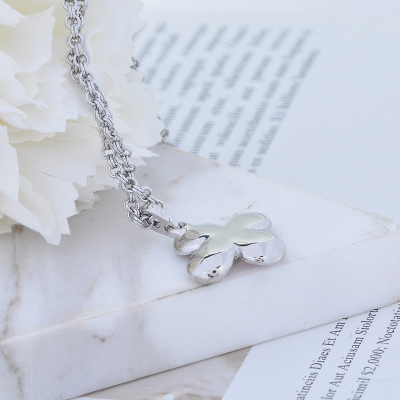 Vivienne Westwood four-leaf clover flower pendant necklace sweet exquisite and versatile