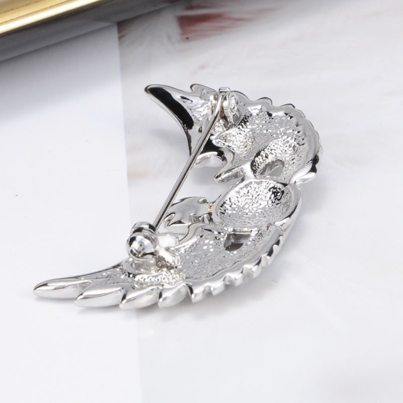 Vivienne Westwood flying wings brooch women's elegant accessories personality all-match Fashion