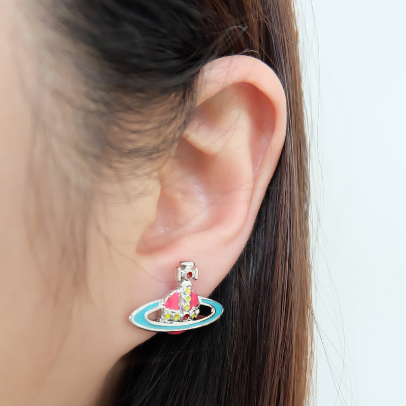 Vivienne Westwood two-tone epoxy Japanese and Korean inlaid Diamond affordable luxury fashion earrings