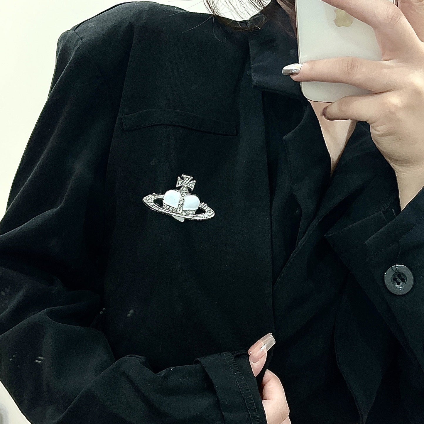 Vivienne Westwood planet Diamond enamel brooch autumn and winter personalized suit clothing accessories fashion