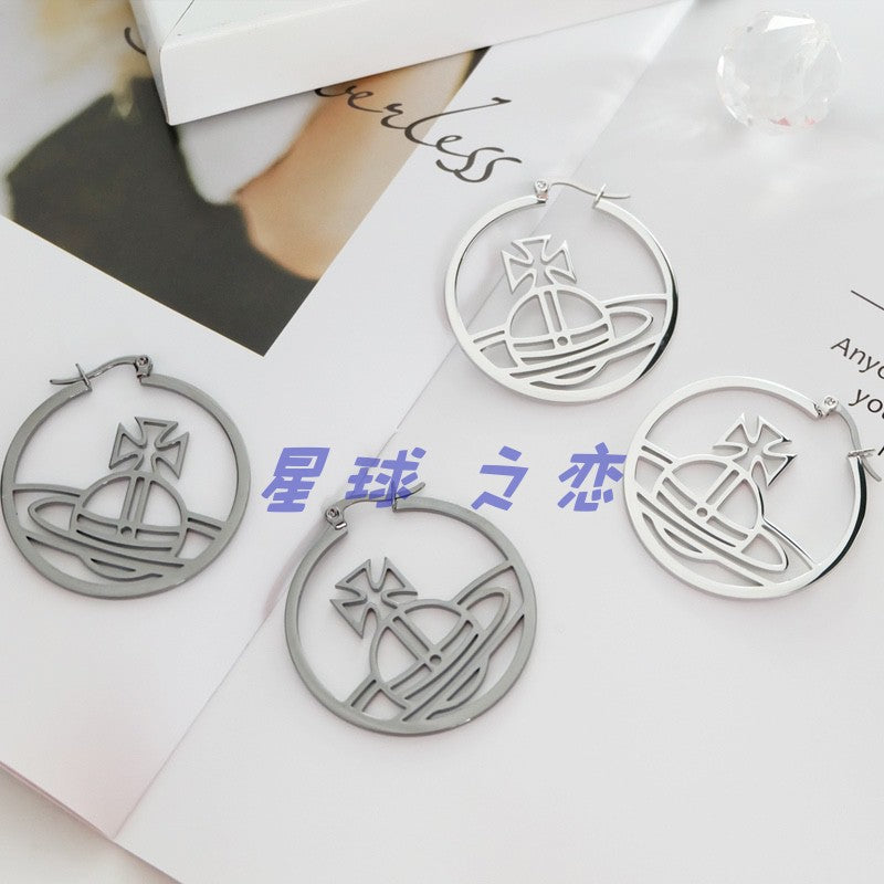 Vivienne Westwood large circle hollow earrings colorfast ear studs