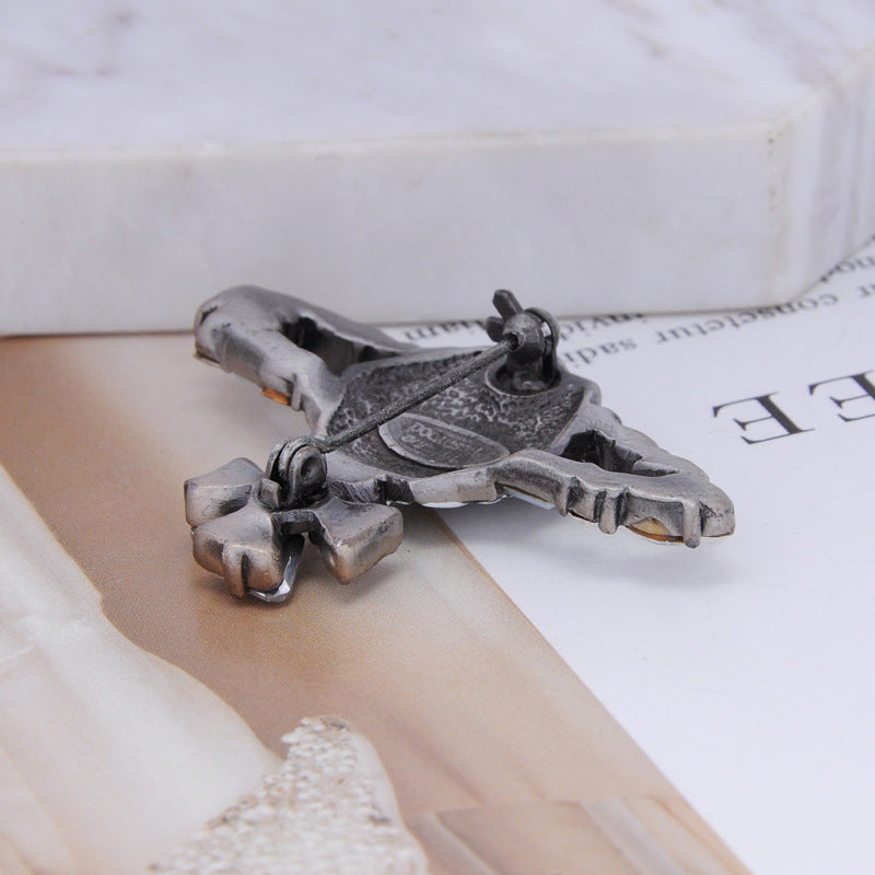 Vivienne Westwood light luxury Snowflake Brooch personalized ins accessories
