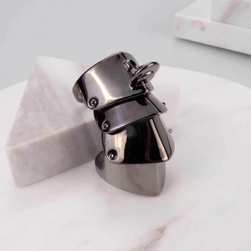 Vivienne Westwood punk four-section armor ring personality European and American