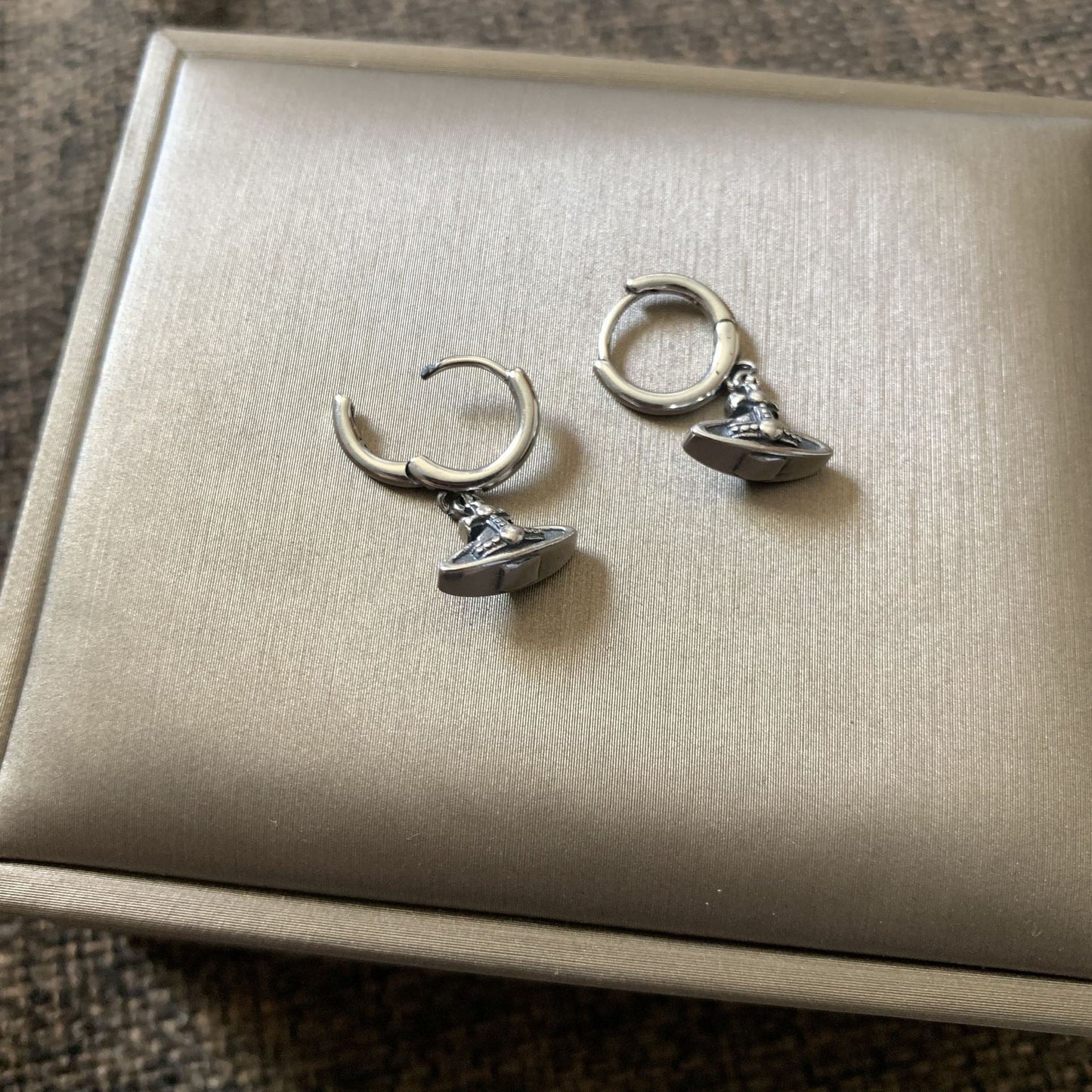 Vivienne Westwood small earrings earrings ins simple earrings punk