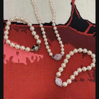 Vivienne Westwood pink paint magnetic enamel buckle pearl bracelet