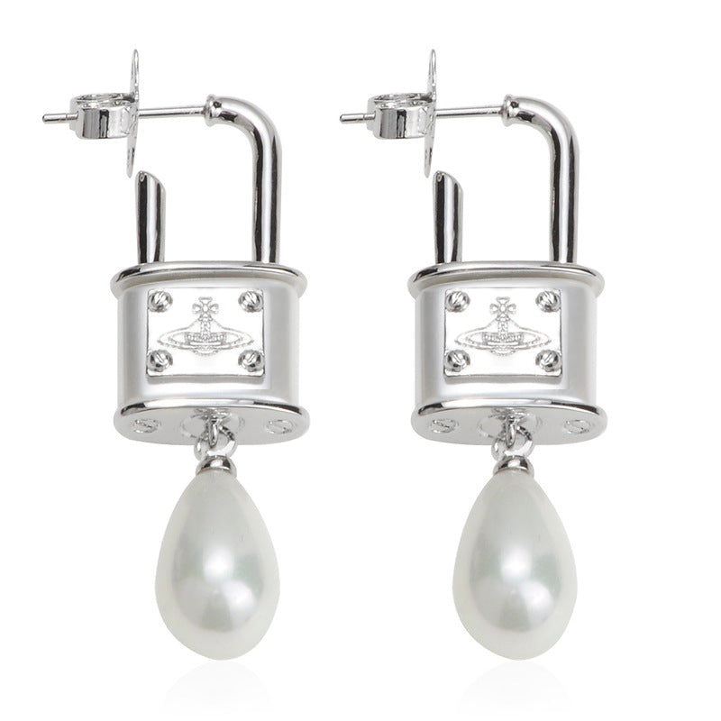 Vivienne Westwood Pearl lock Head series earrings exquisite luxury