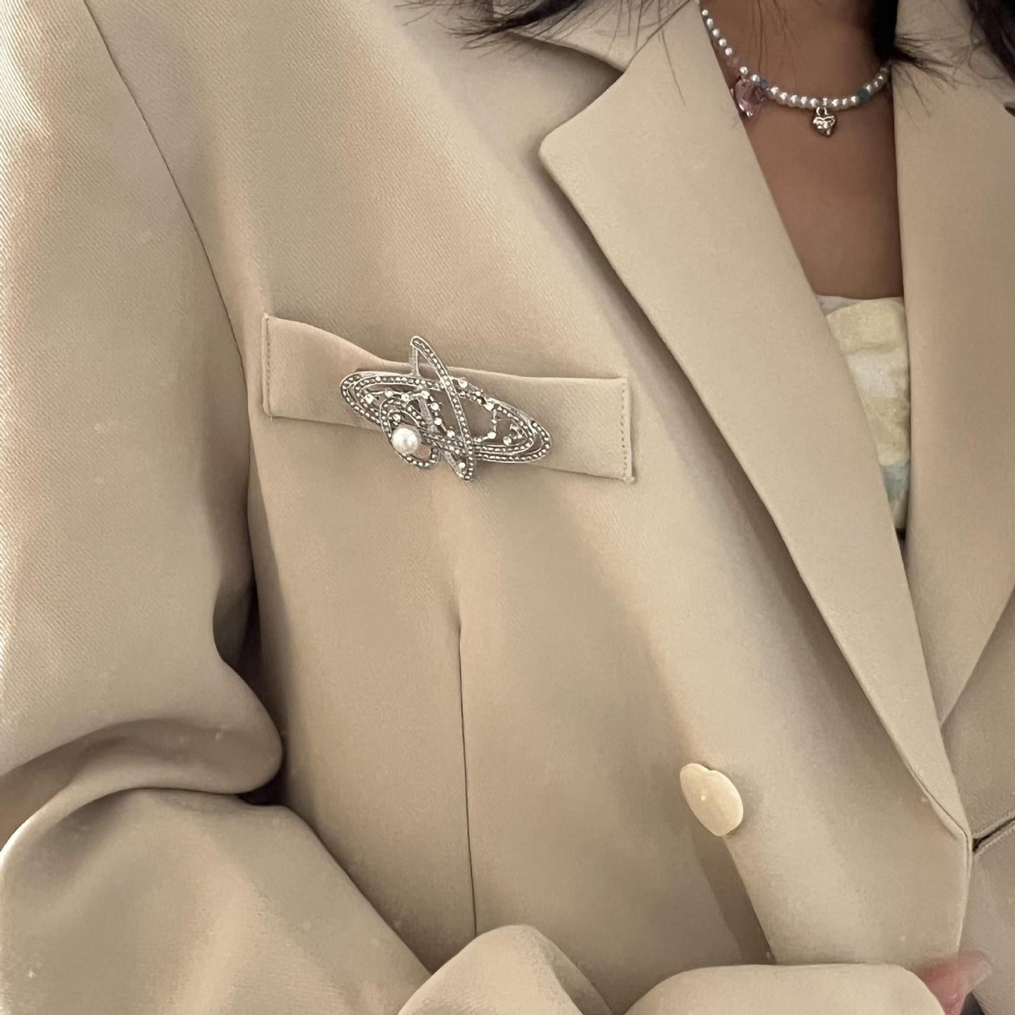 2022 New Planet Diamond enamel advanced brooch autumn and winter personalized suit clothing accessories fashion