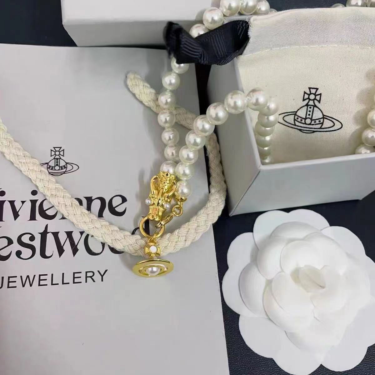 Vivienne Westwood Year of the Dragon Limit Three-Dimensional Faucet Pearl Necklace