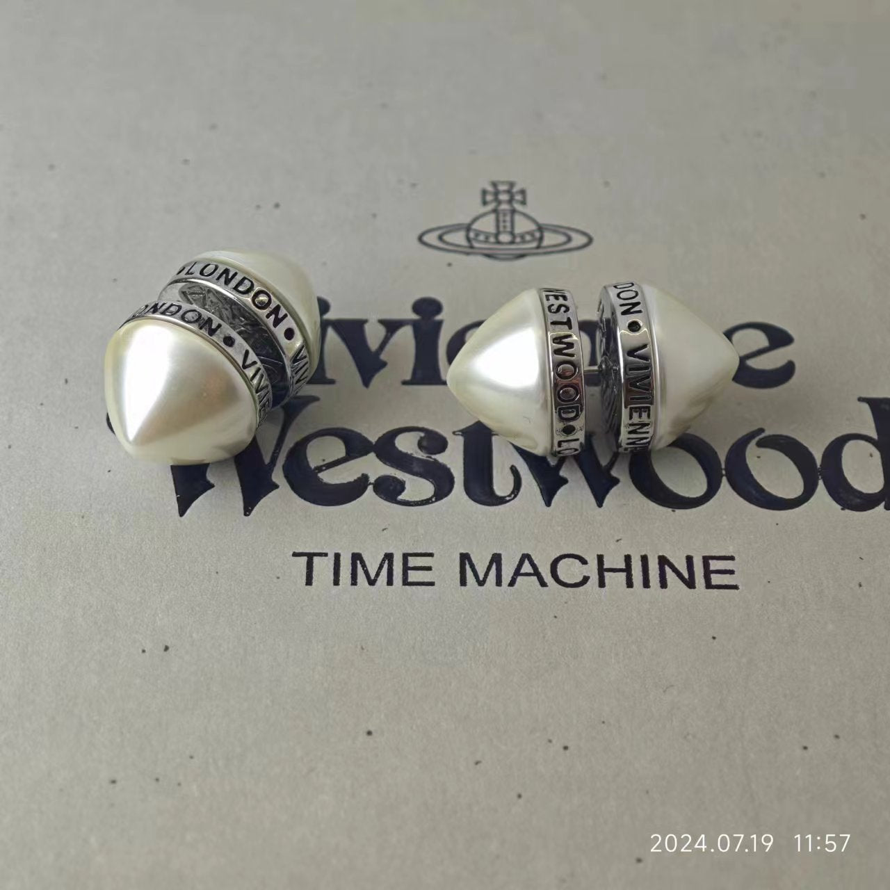 Vivienne Westwood  2024 Elettra earrings