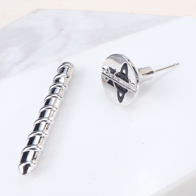Vivienne Westwood screw stud earrings niche personality punk
