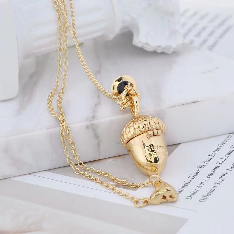 Vivienne Westwood three-dimensional open pine cone pendant necklace ins niche