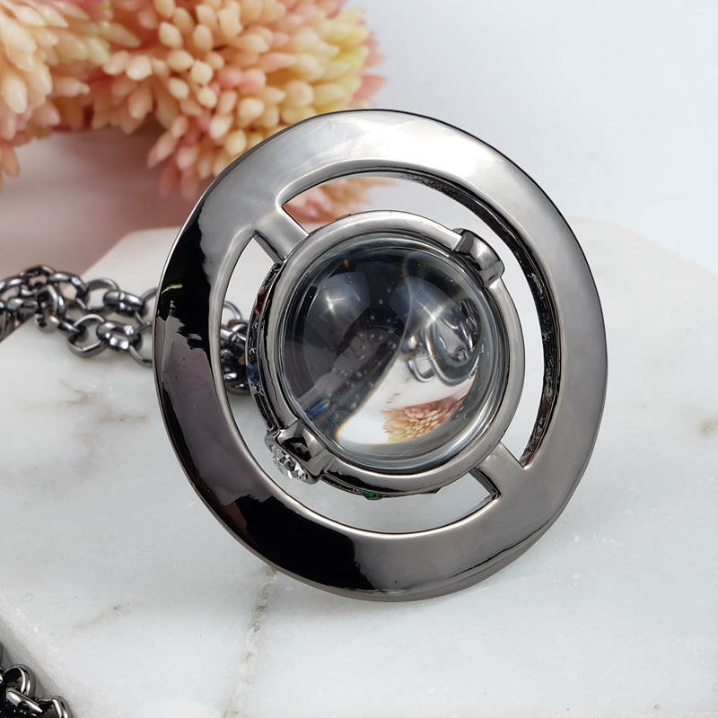 Vivienne Westwood Three-dimensional micro glass bead non-engraved pendant necklace