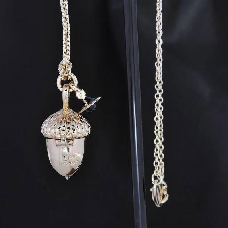 Vivienne Westwood three-dimensional open pine cone pendant necklace ins niche