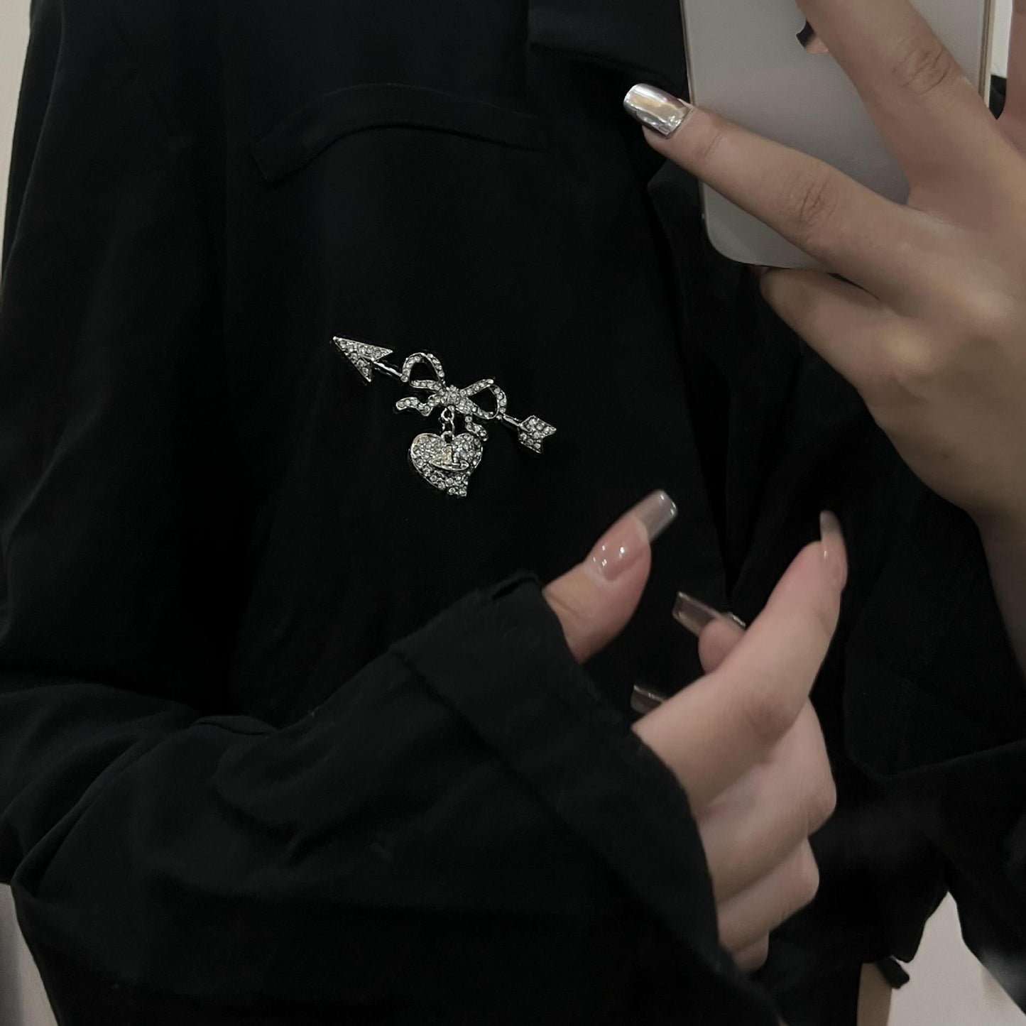 Vivienne Westwood planet Diamond enamel brooch autumn and winter personalized suit clothing accessories fashion