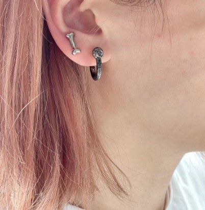 Vivienne Westwood counter new MINERVA ear studs elegant silver
