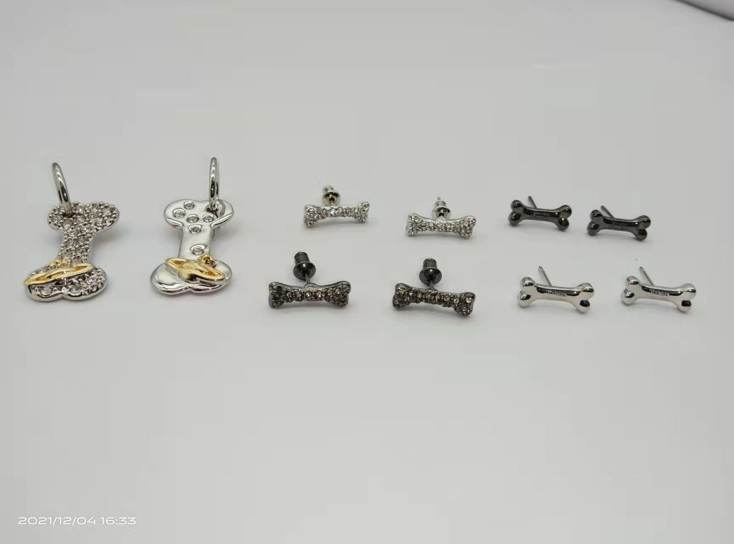 Vivienne Westwood small bone series ear studs versatile personality punk