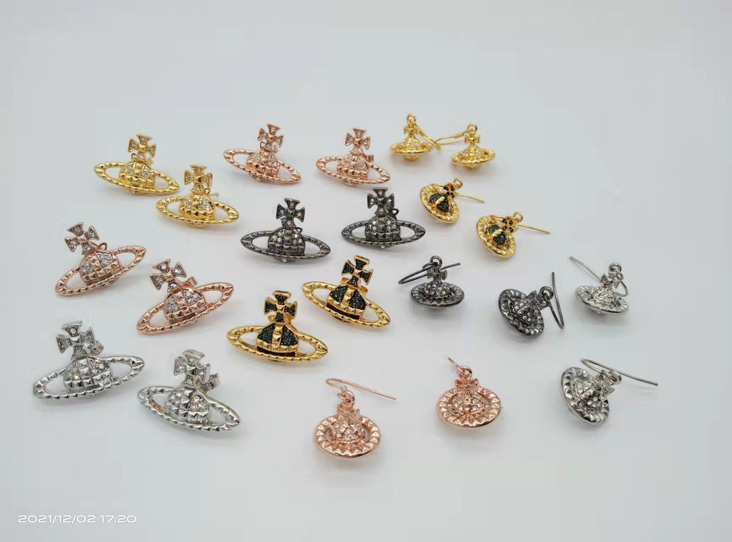 Vivienne Westwood European and American style rivet series stud earrings light luxury punk earrings