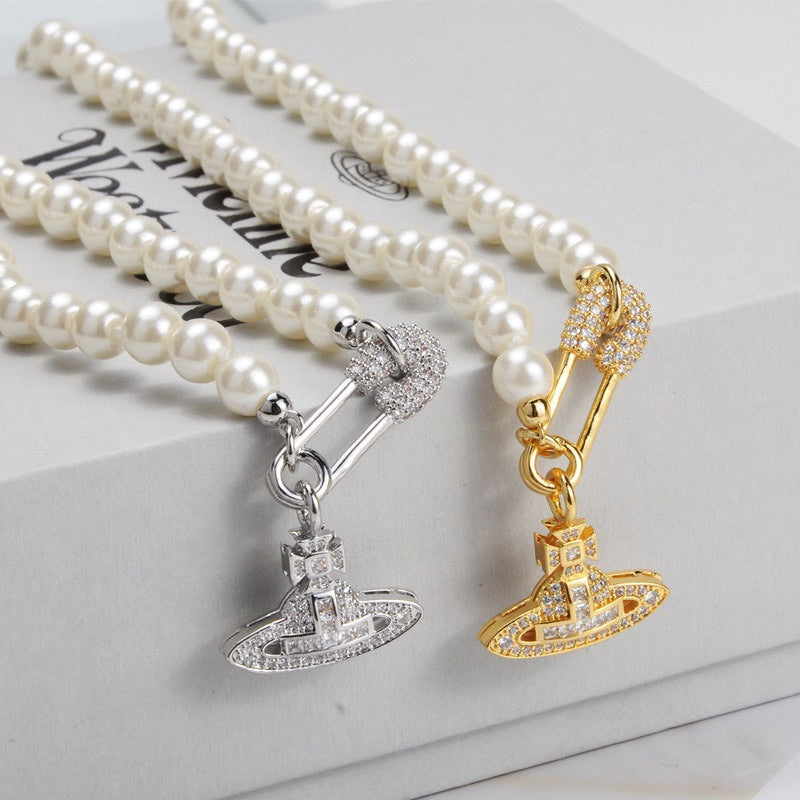 Vivienne Westwood 2022 pearl pin pendant necklace luxury exquisite and versatile