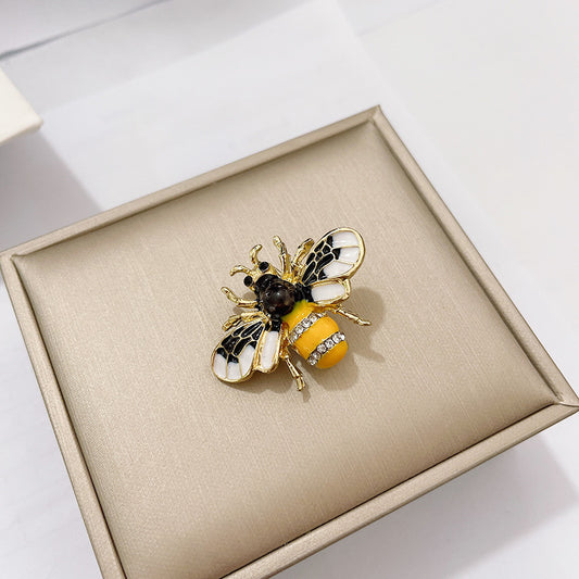 Zircon with Diamond Pearl Corsage Cartoon Cute Bee Brooch Alloy Dripping Women's Clothing Pin Accessories Wholesale